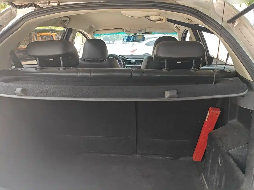 Фото 20 - Geely Vision X3