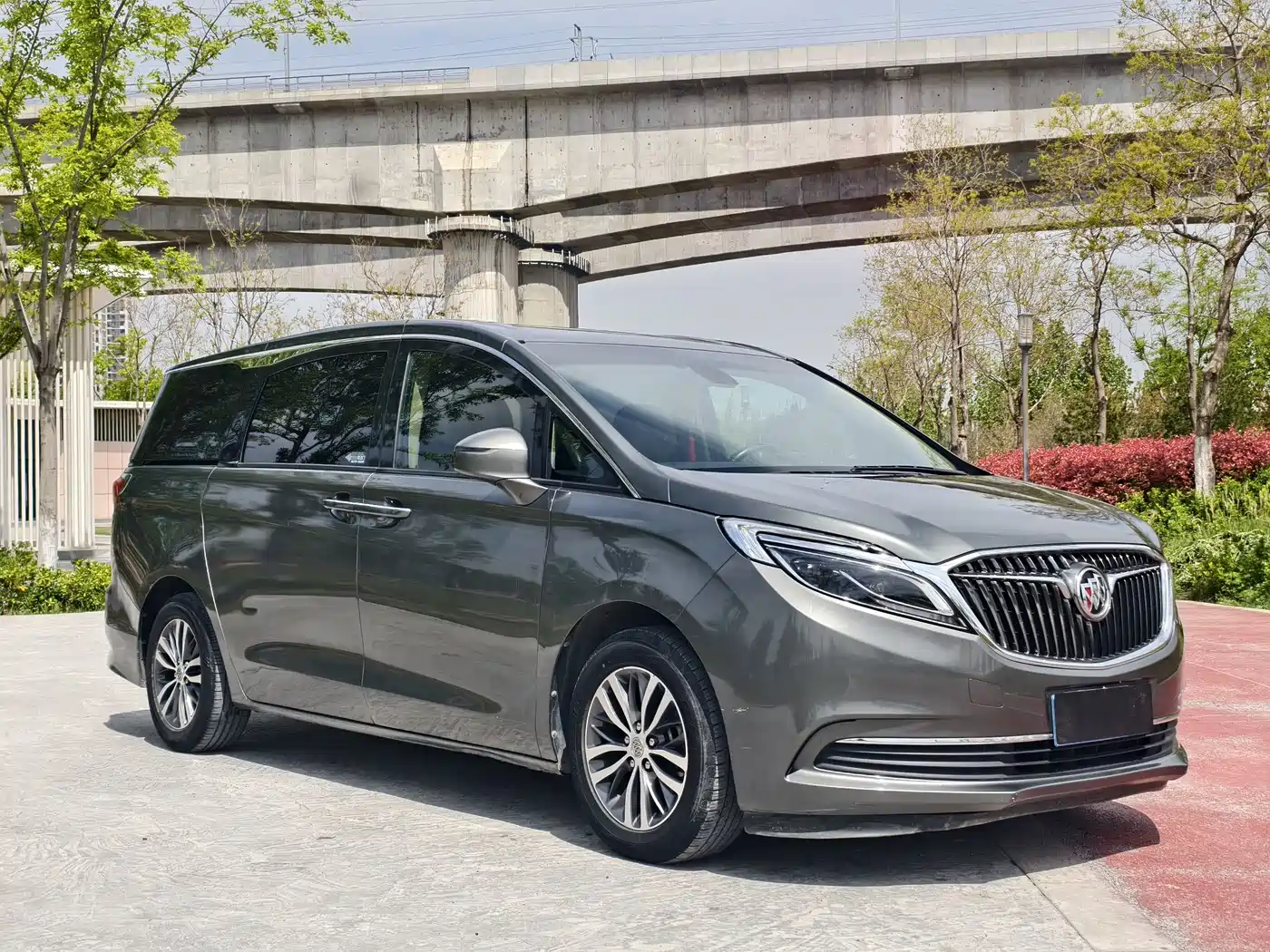 Buick GL8 2017 ES 28T Luxury China V фото 3
