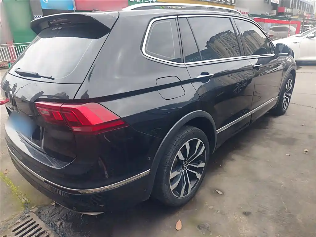 VOLKSWAGEN TIGUAN L