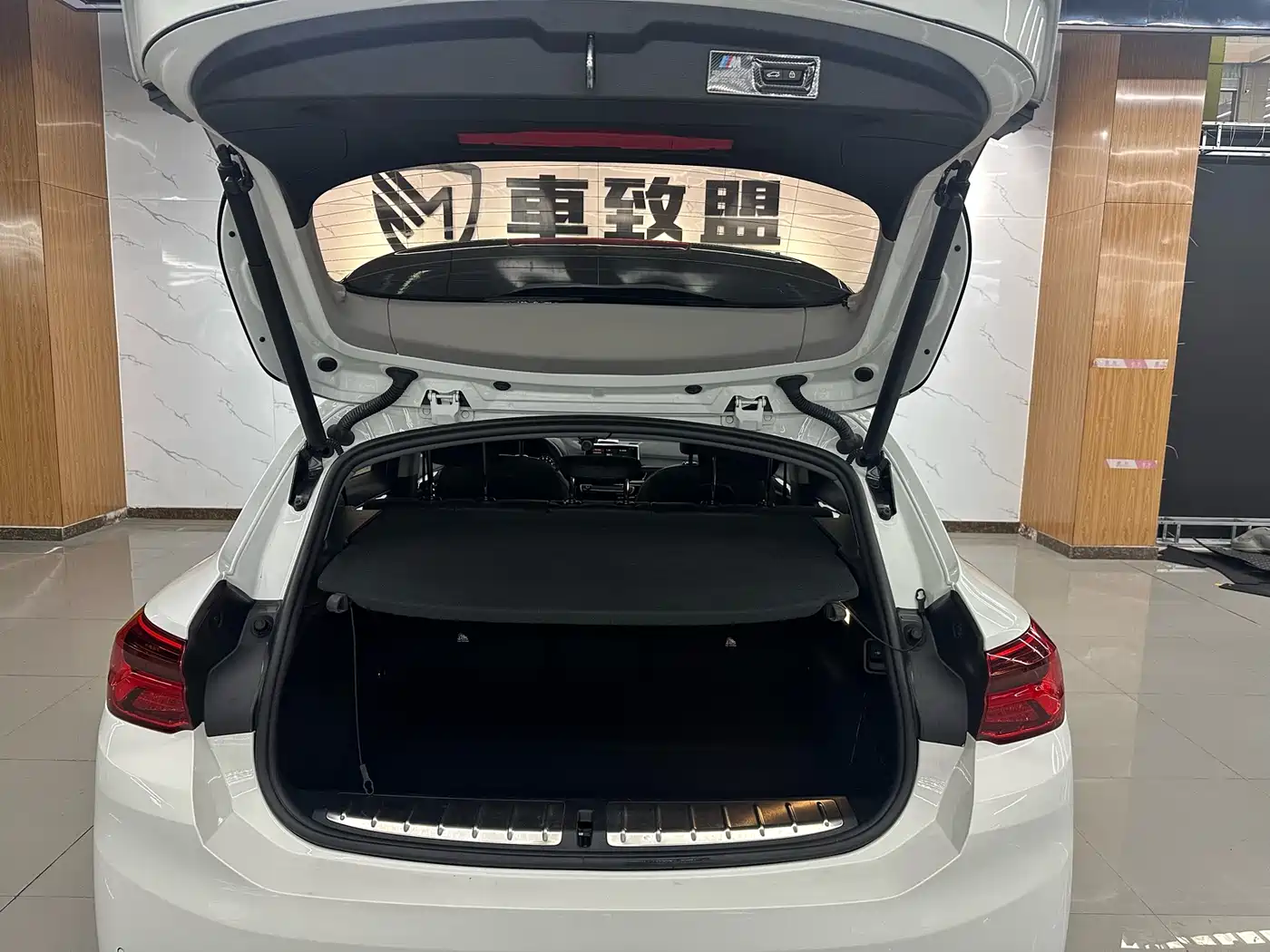 BMW X2 (Import) 2019 2019 sDrive25i Leading M Off-Road Package China VI