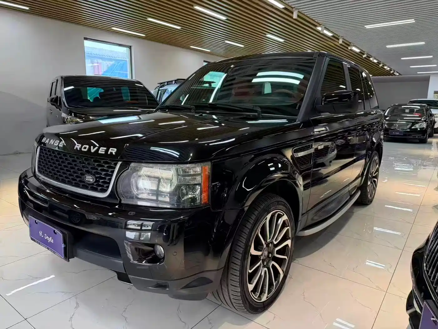 Фото 2 - Land Rover Range Rover Sport