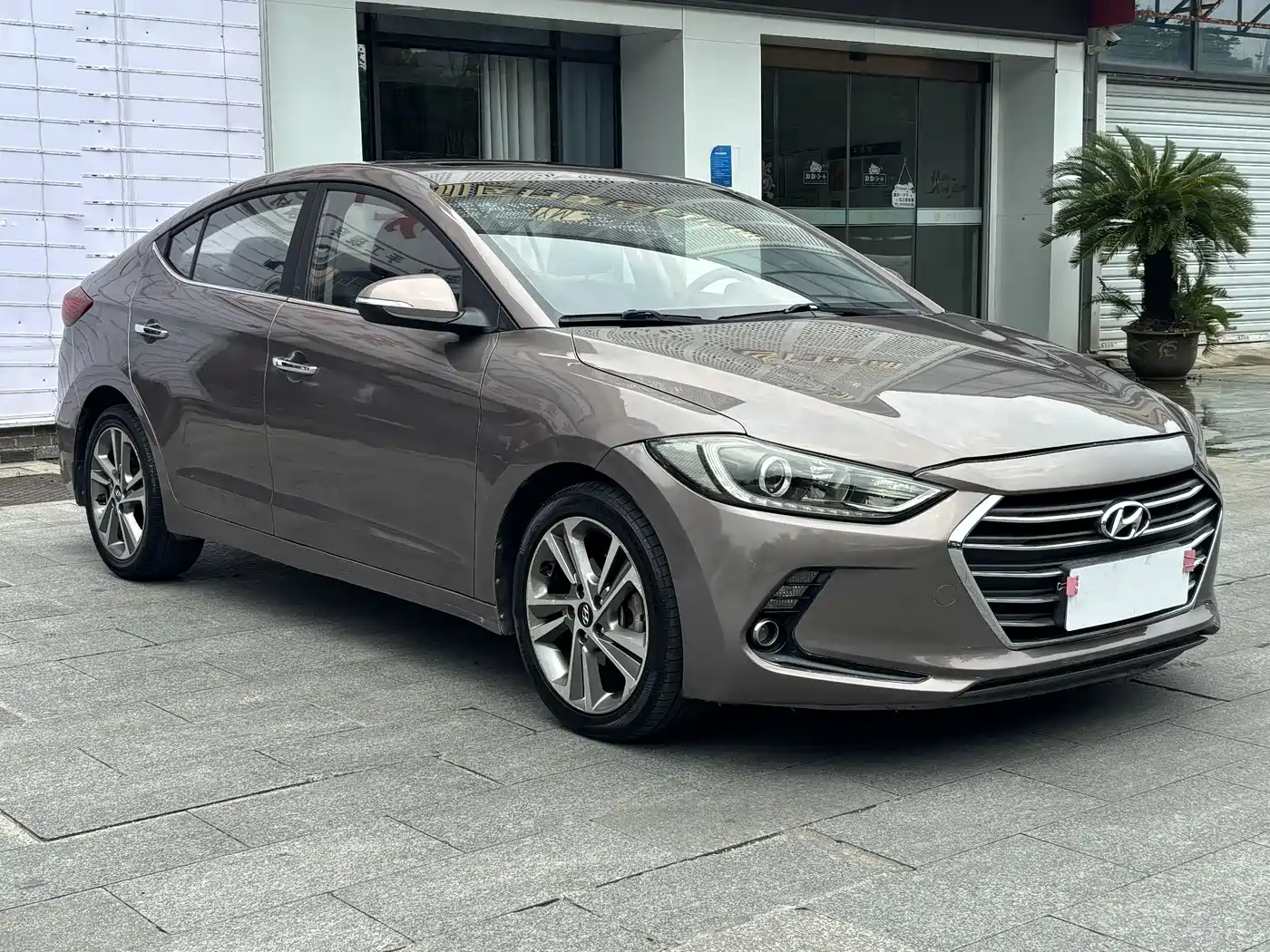 Hyundai Elantra 2016 1.6L Auto Smart·Luxury Edition фото 3