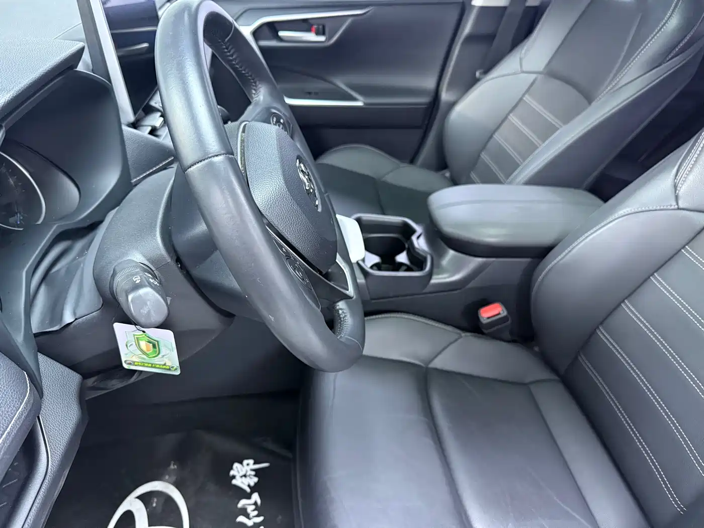 Toyota Wildlander 2022 Hybrid 2.5L E-CVT FWD Luxury PLUS Edition фото 4