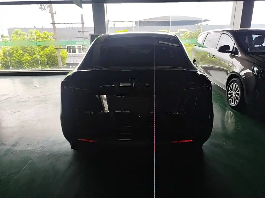 Фото 6 - Tesla Model Y