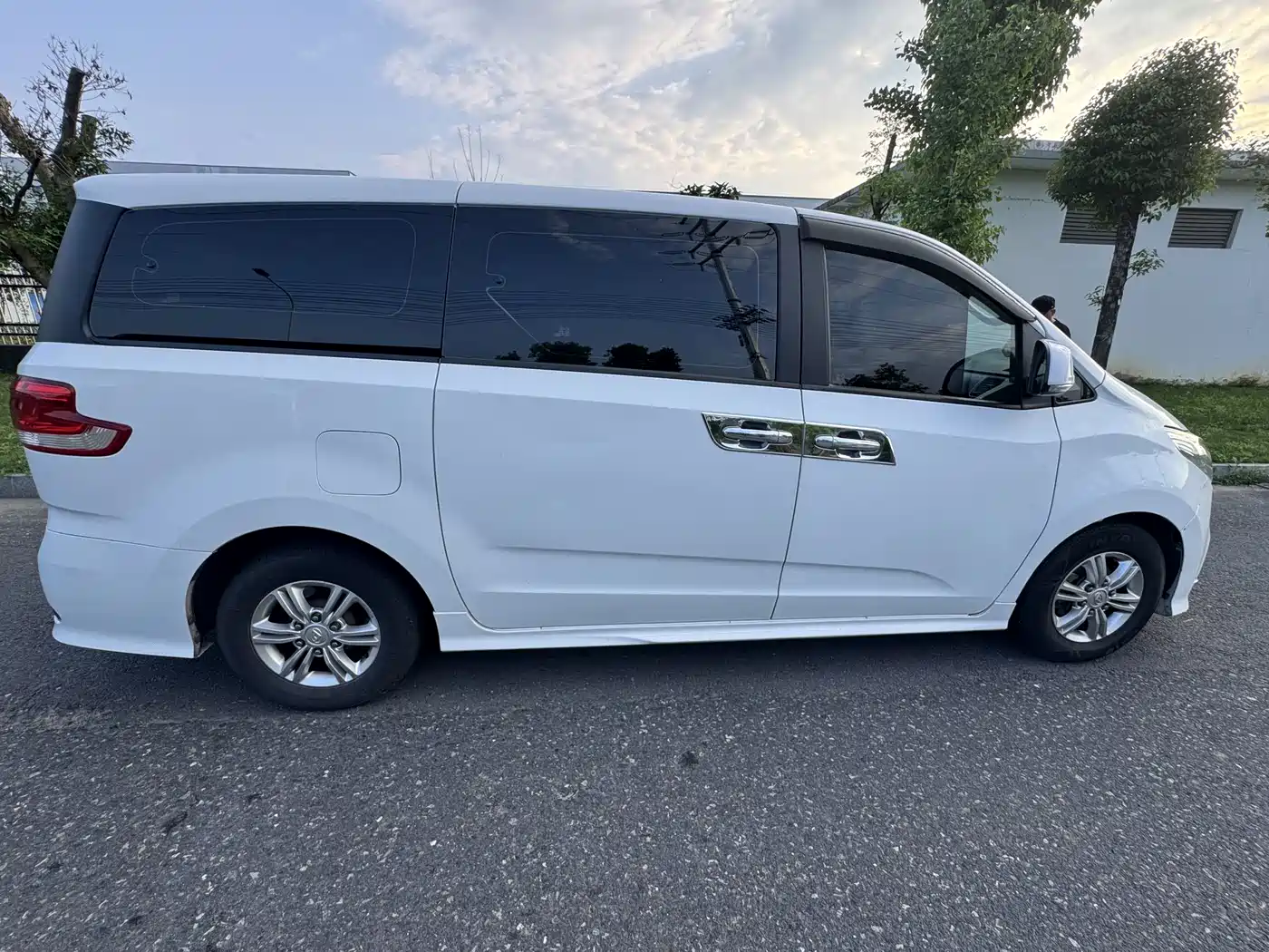 SAIC Maxus Maxus G10 2021 2.0T Automatic Elite Edition Diesel 7-Seater фото 6