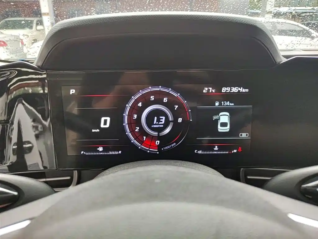 Hyundai Elantra 2021 1.5L CVT LUX Premium Edition фото 12
