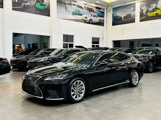 Lexus LS 2021