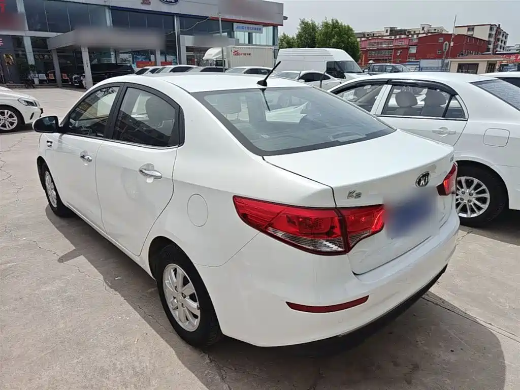 KIA K2
