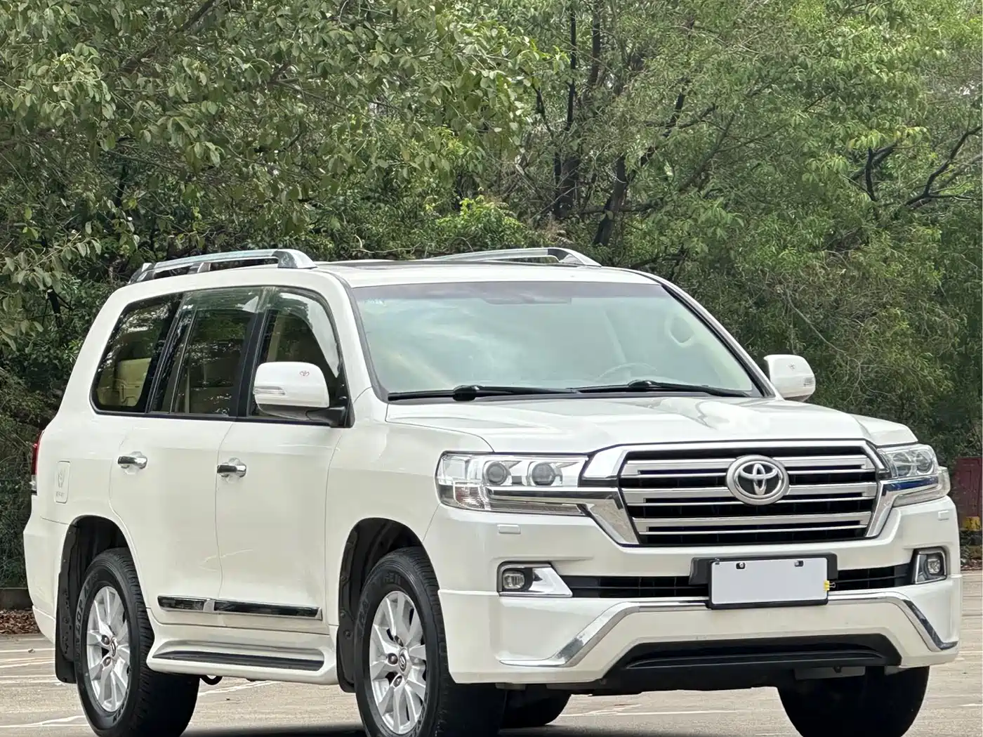 2017 Toyota Land Cruiser (Import)