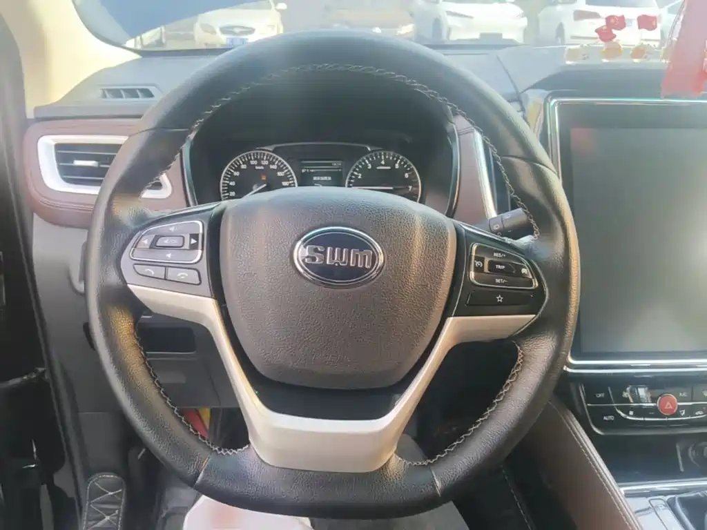 SWM Motor SWM X7 2019 2017 1.5T Automatic Smart Enjoy 7-seater