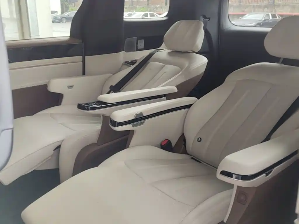BYD Xia 2025 2025 DM-i 1.5T 180km Surpass Edition
