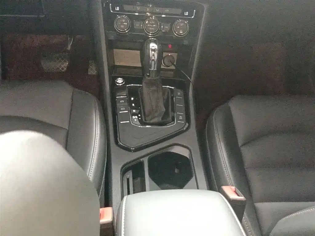 Volkswagen Tharu 2019 280TSI 2WD Comfort Edition China VI фото 14