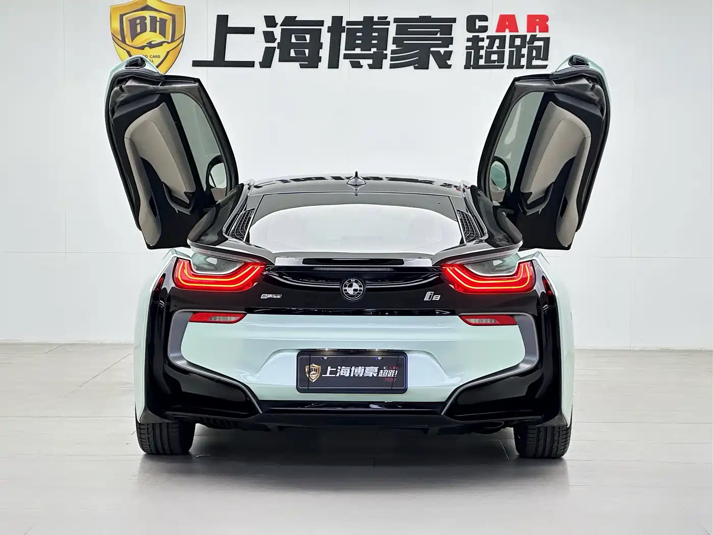 BMW i8 2014 Standard фото 10