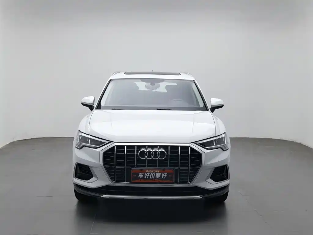 Photo 3 - Audi Q3