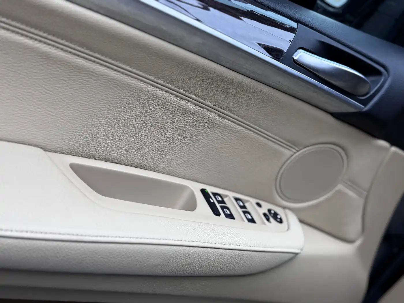 BMW X5 (Import) 2008 2008 Model xDrive48i Luxury Type