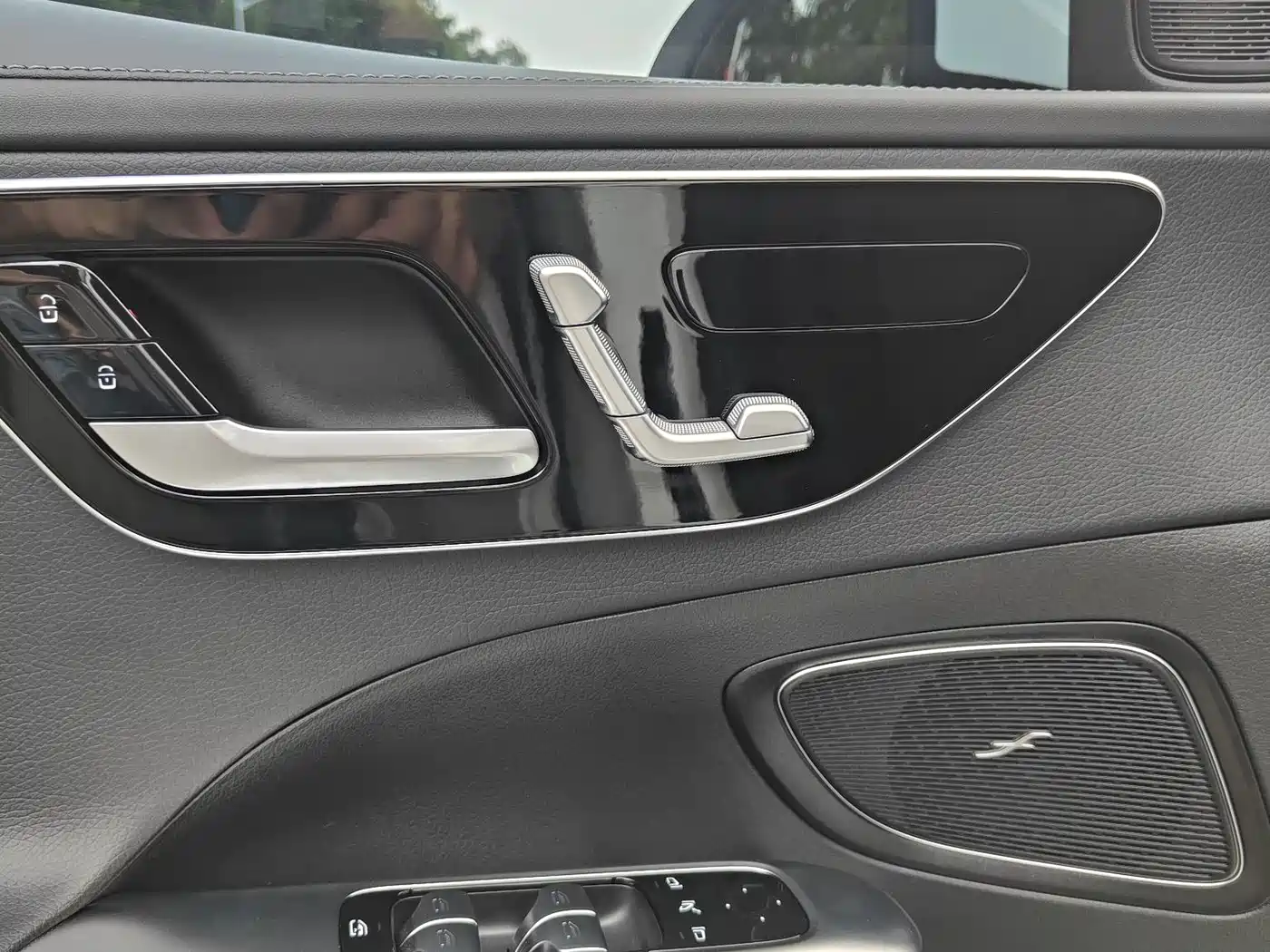 Mercedes-Benz C-Class 2025 C 260 L Sport Edition фото 5