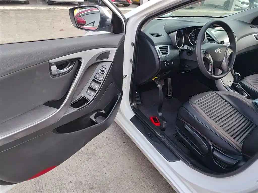Hyundai Langdong 2016 1.6L Automatic Premium Edition фото 16