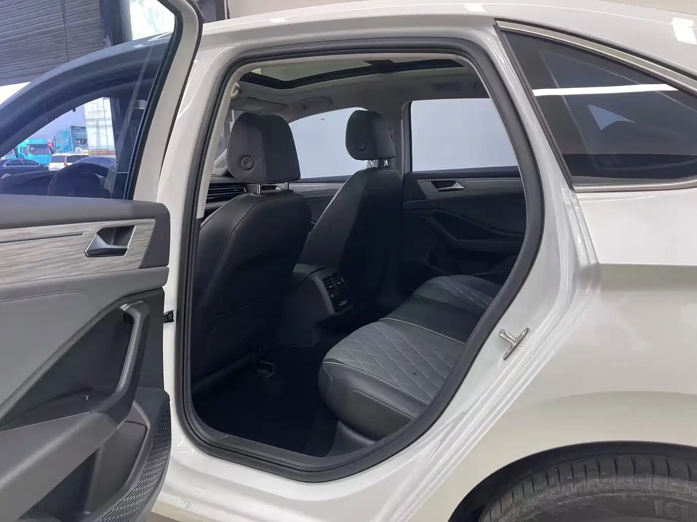 Volkswagen Sagitar 2023 280TSI DSG Beyond Lite фото 8