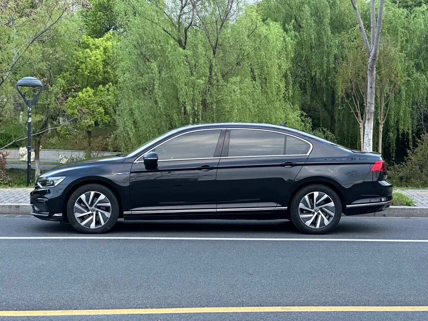 Volkswagen Magotan GTE Plug-in Hybrid 2022 GTE Luxury фото 3