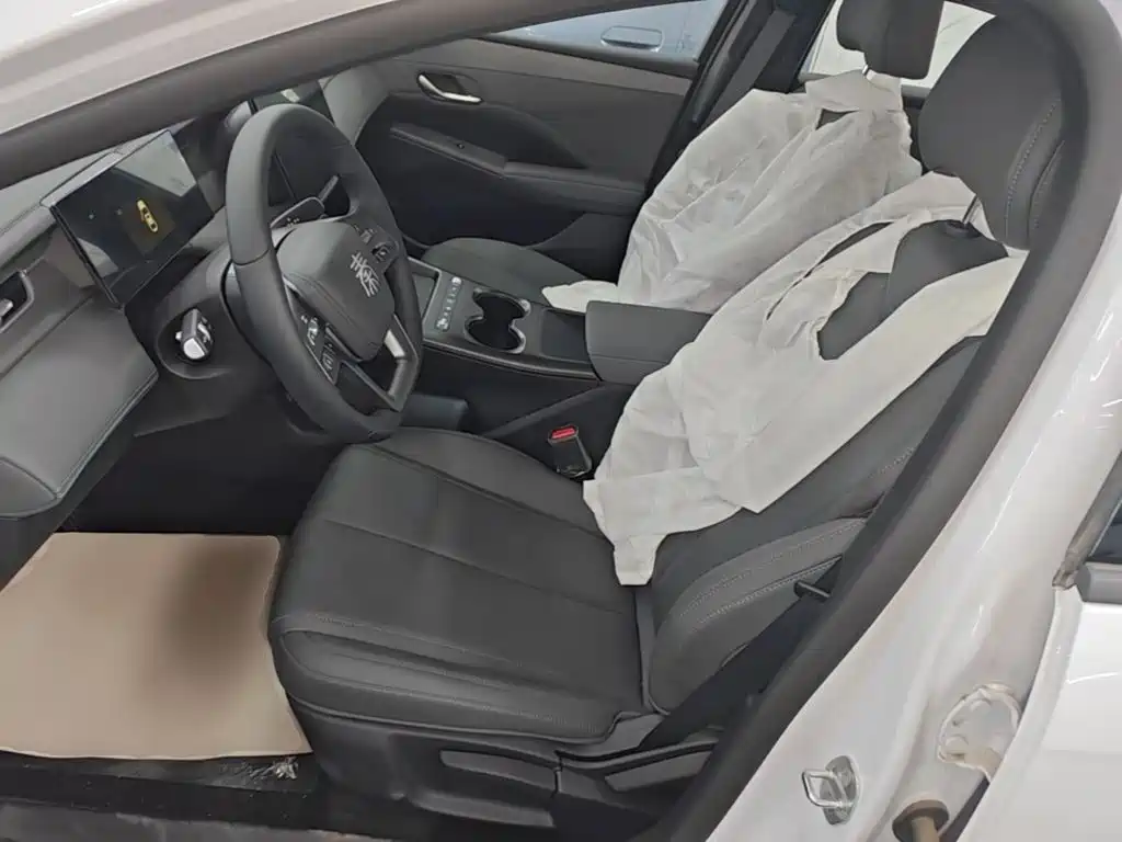 BYD Qin PLUS 2026 2026 DM-i Smart Edition 128KM Progressive