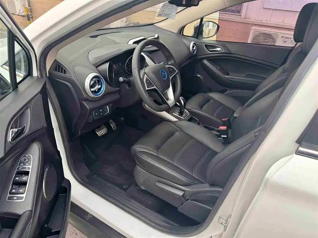 BYD Yuan New Energy 2018 EV360 Smart Connected Cool Type фото 12