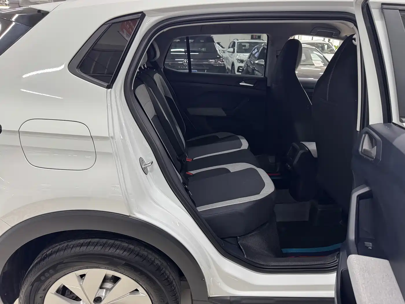 Volkswagen Tharu 2025 Model Rising Star 1.5L Advance Edition фото 13