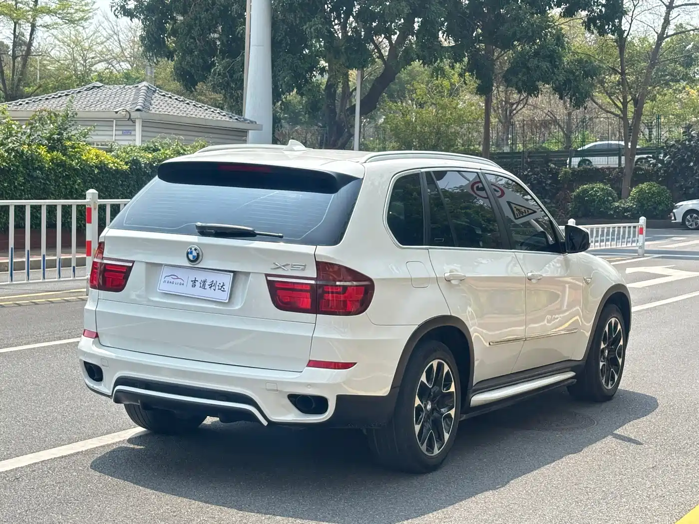 BMW X5 (Import) 2013 xDrive35i Leading фото 5