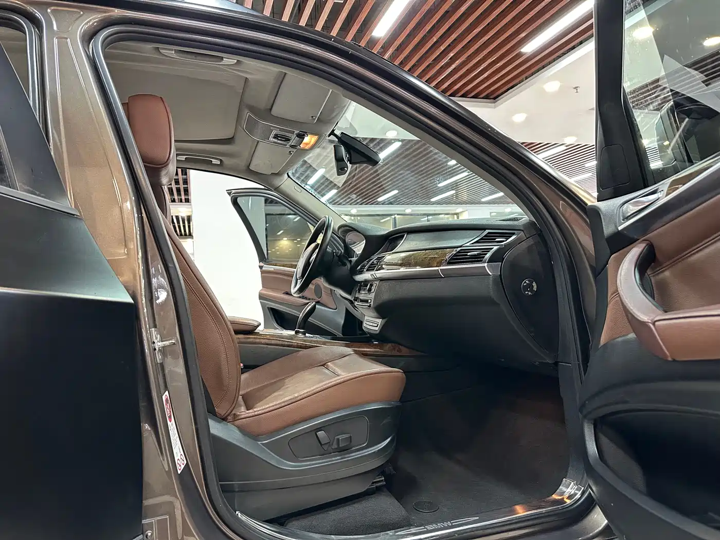 BMW X5 (Import) 2011 xDrive35i Leading Edition фото 11