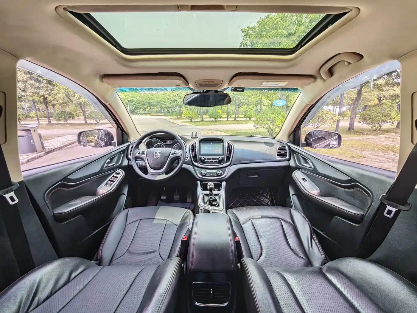 Baojun 560 2017 2016 1.5T Manual Luxury
