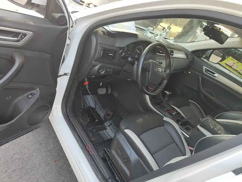 Qoros 5 2019 2018 Facelift 1.6T Automatic Premium
