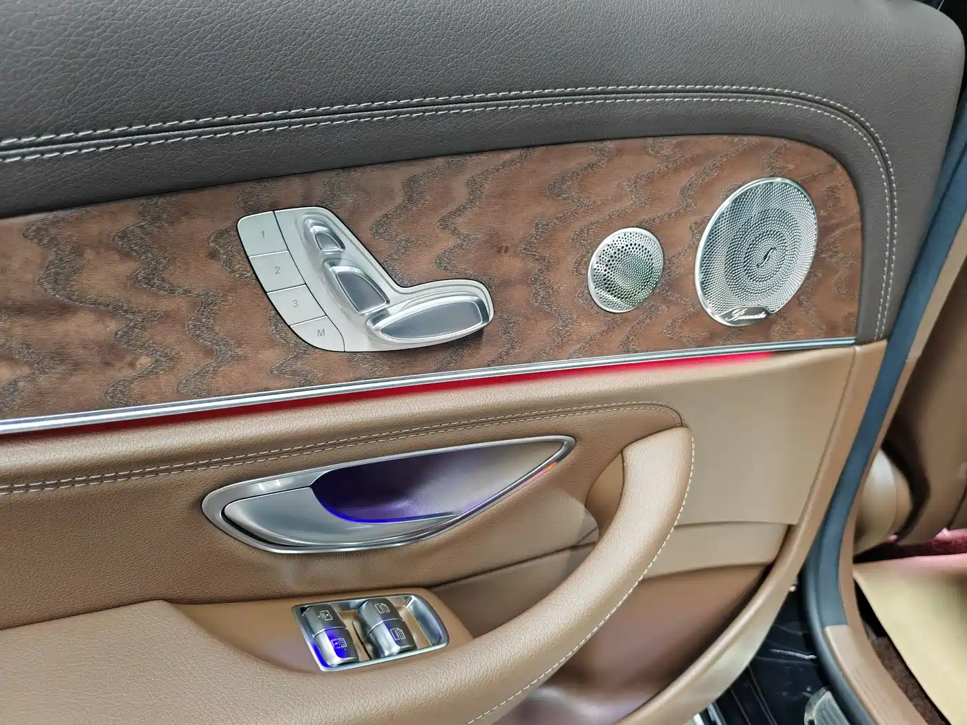 Mercedes-Benz E-Class 2021 E 300 L Luxury фото 17