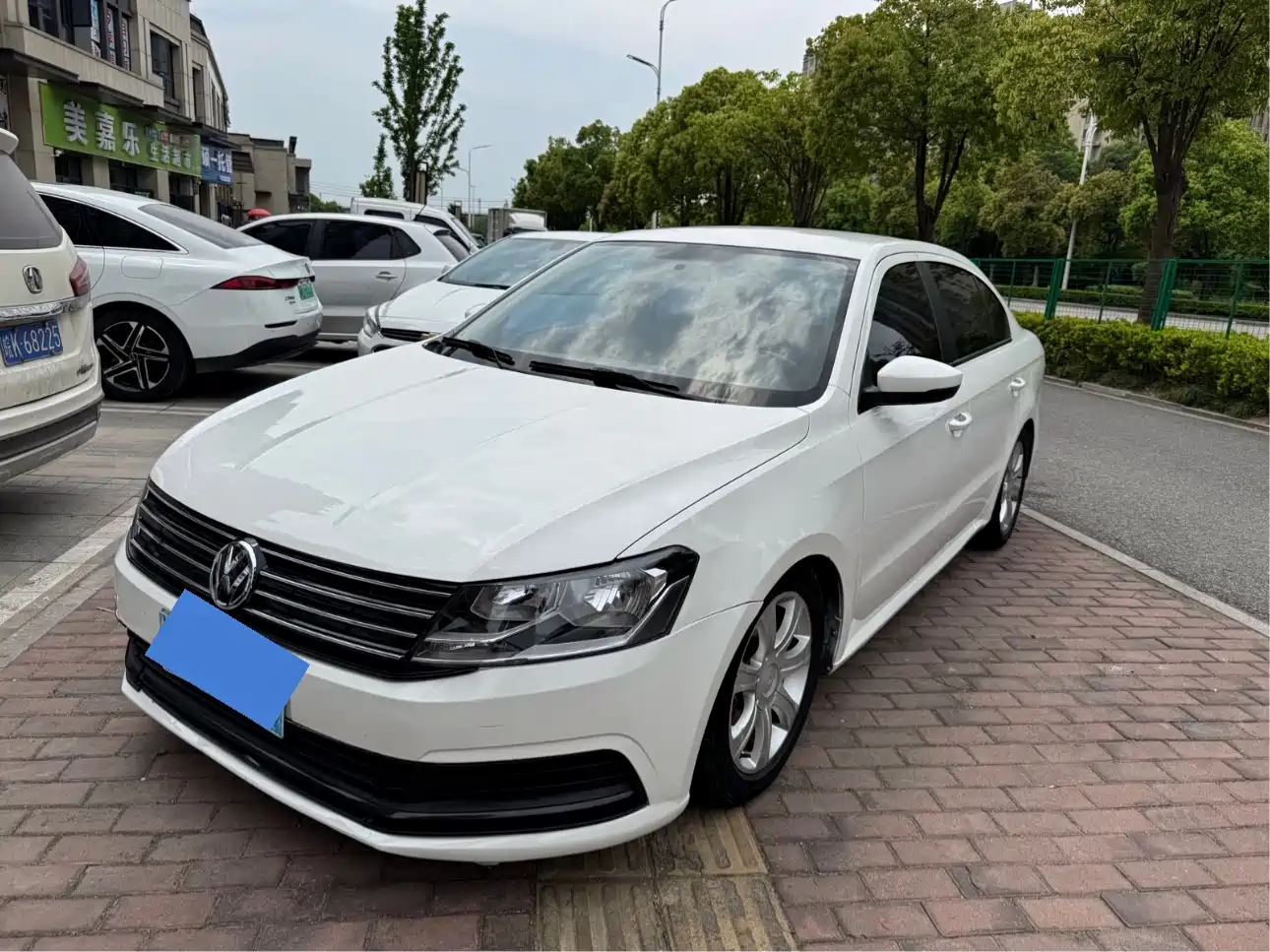 Volkswagen Lavida 2017 1.6L Automatic Trend Edition фото 4