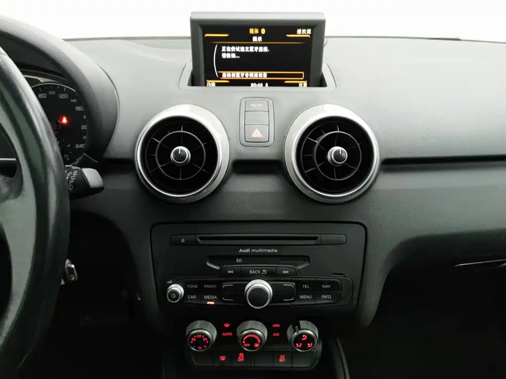 Audi A1 2015 2014 30 TFSI Comfort