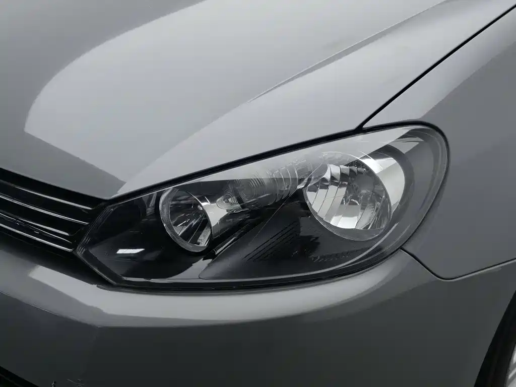Фото 7 - Volkswagen Golf