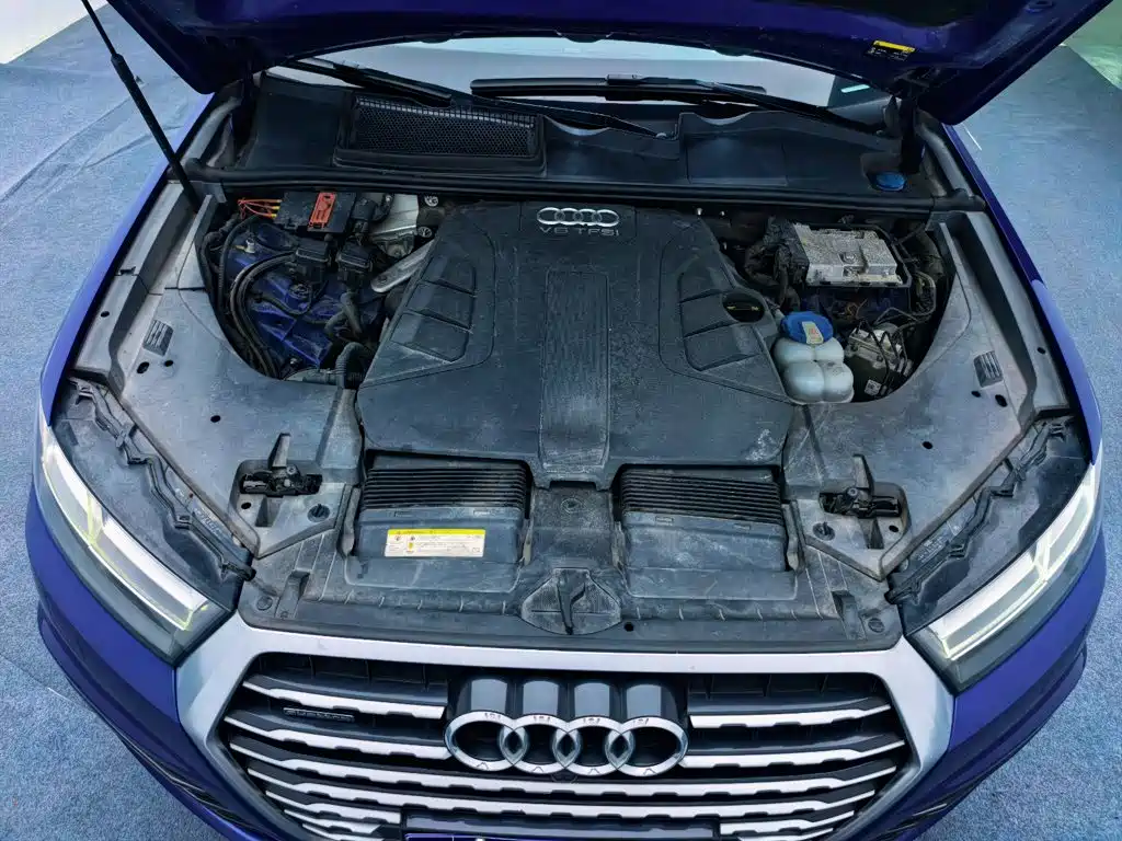 Фото 22 - Audi Q7