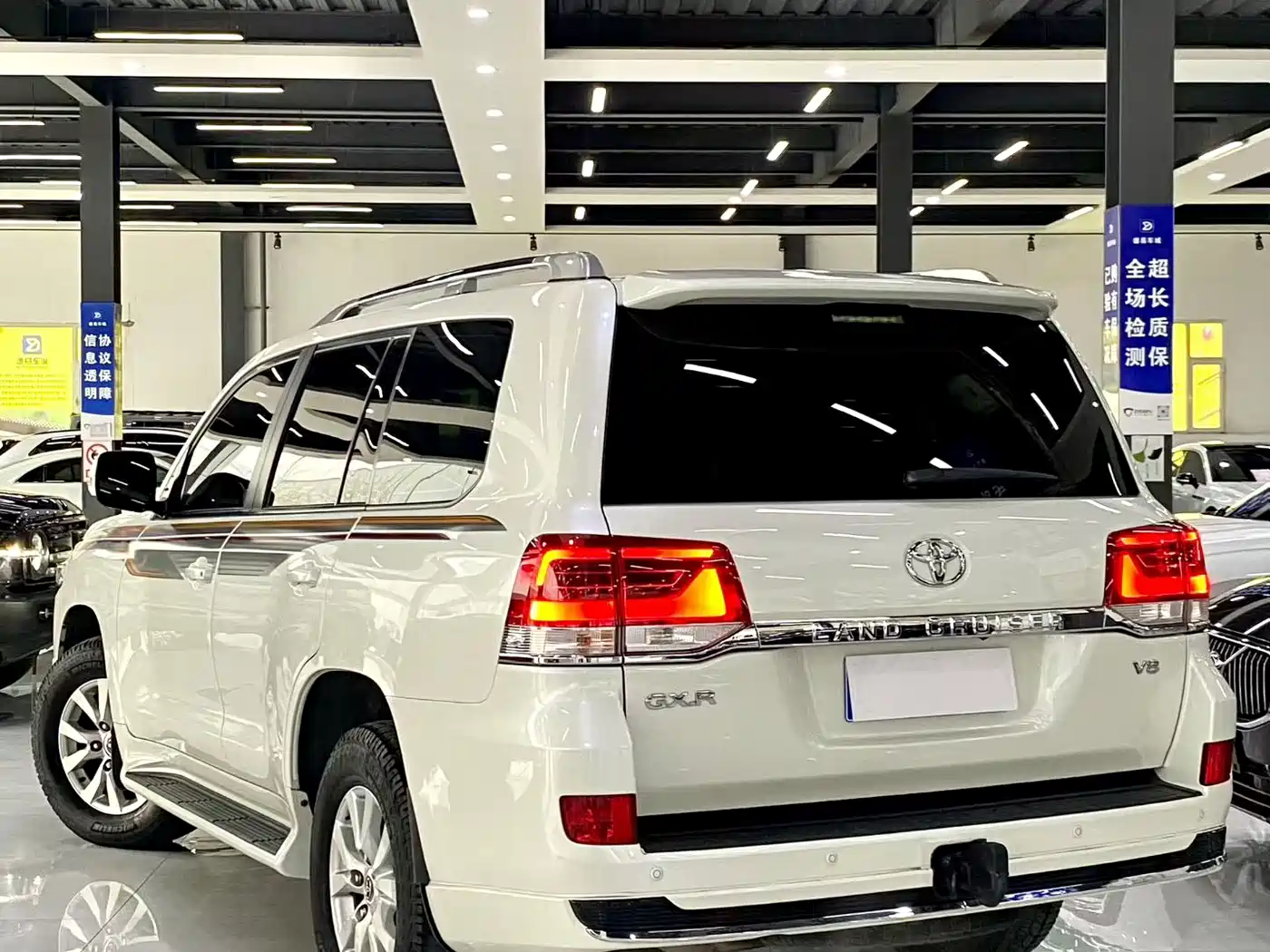 Toyota Land Cruiser (Import) фото 7