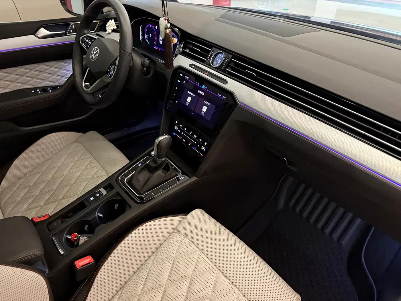 Volkswagen Magotan 2024 2 Million Units Public Sharing Edition 330TSI DSG Luxury фото 11