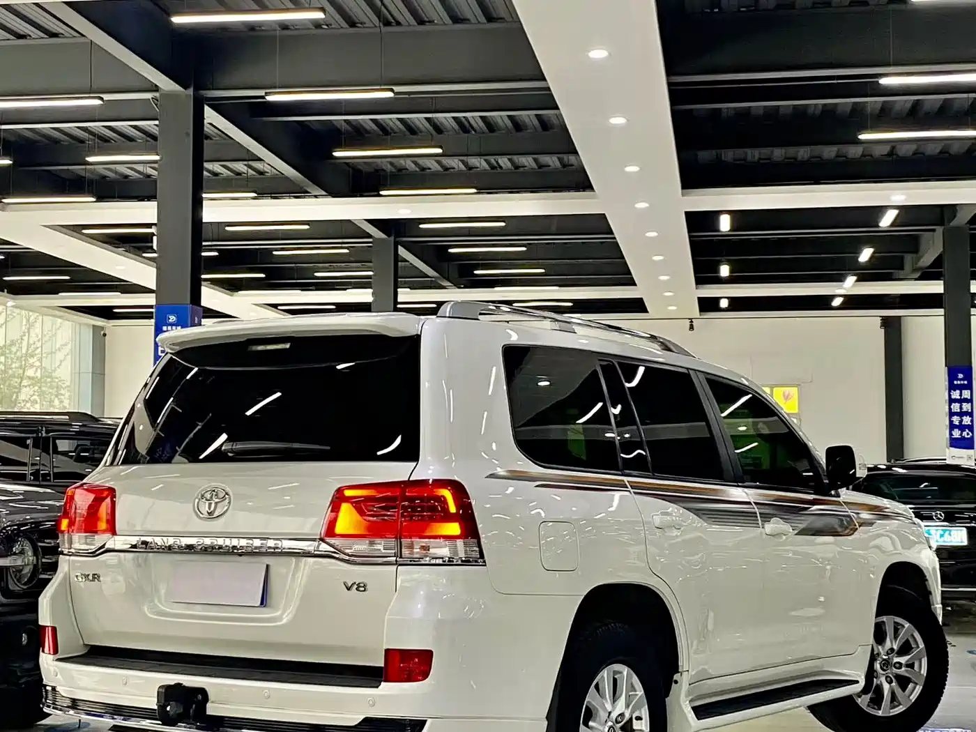 Toyota Land Cruiser (Import) фото 9
