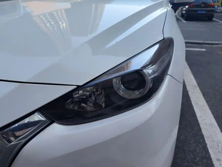 صورة 5 - Mazda Mazda 3