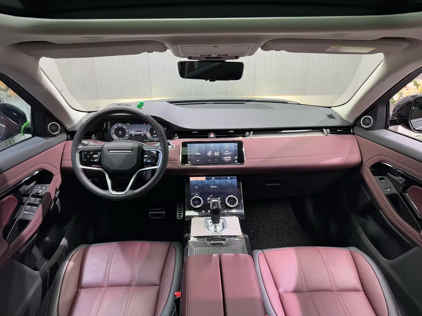 Land Rover Range Rover Evoque 2023 Range Rover Evoque L 249PS Luxury Edition фото 6