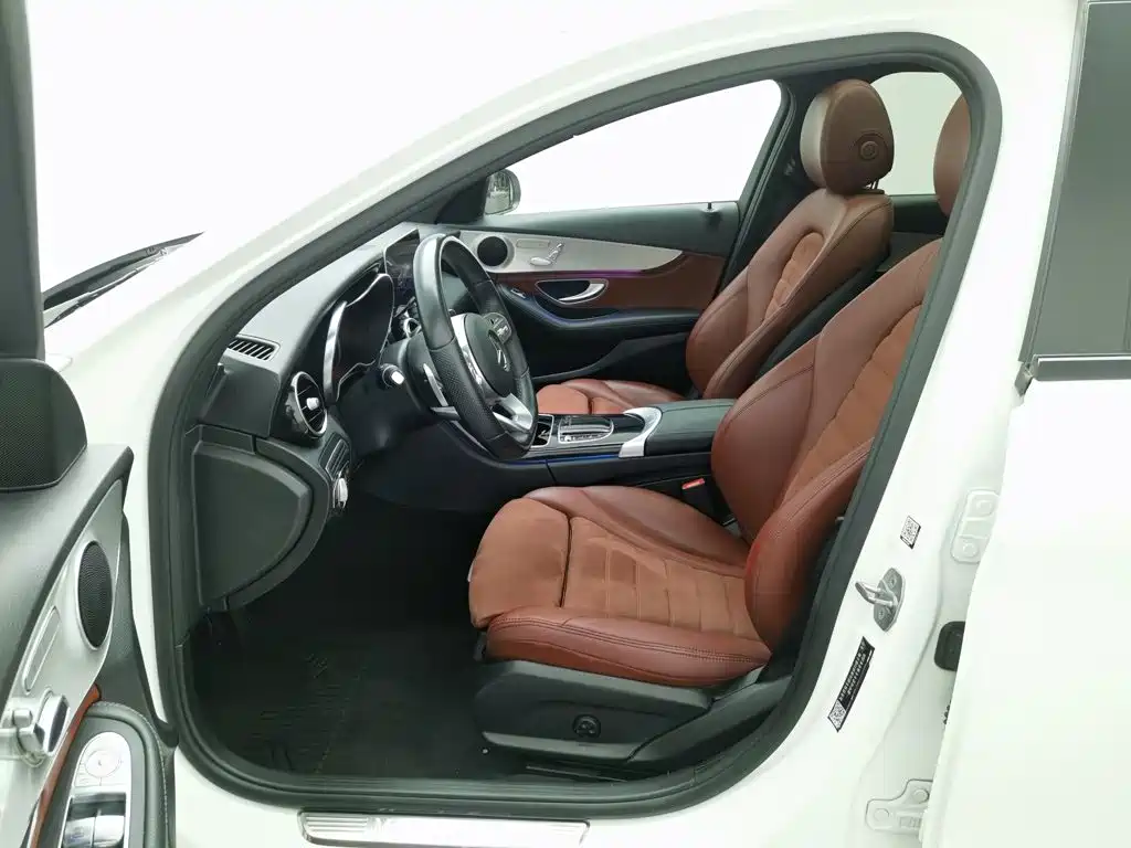 Photo 10 - Mercedes-Benz C-Class
