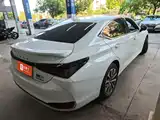Фото 6 - Lexus ES