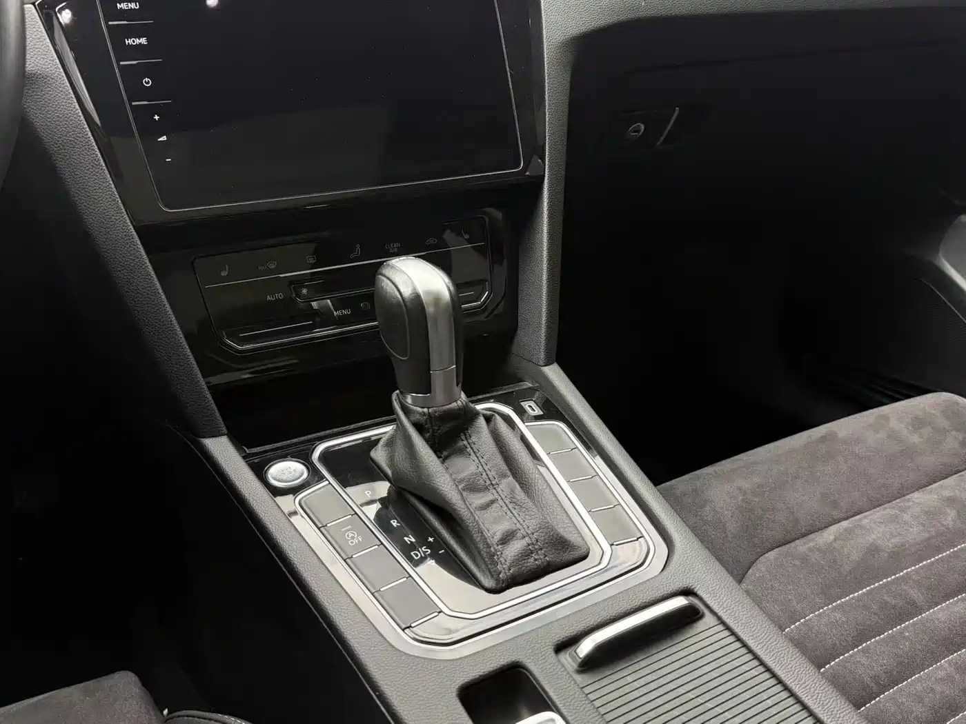 Volkswagen Magotan 2020 330TSI DSG Luxury фото 13