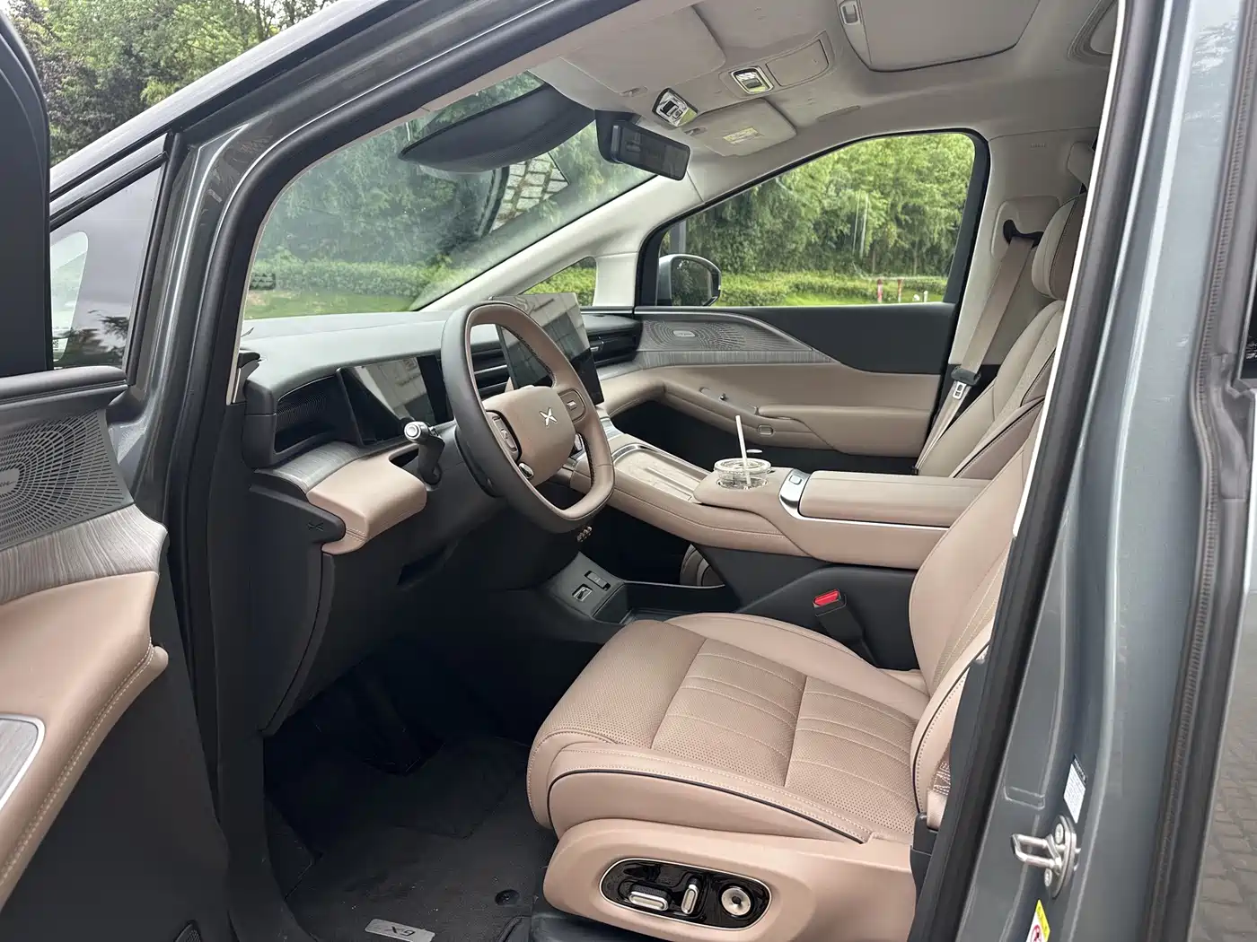 XPeng X9 2025 2025 Extended Range Edition