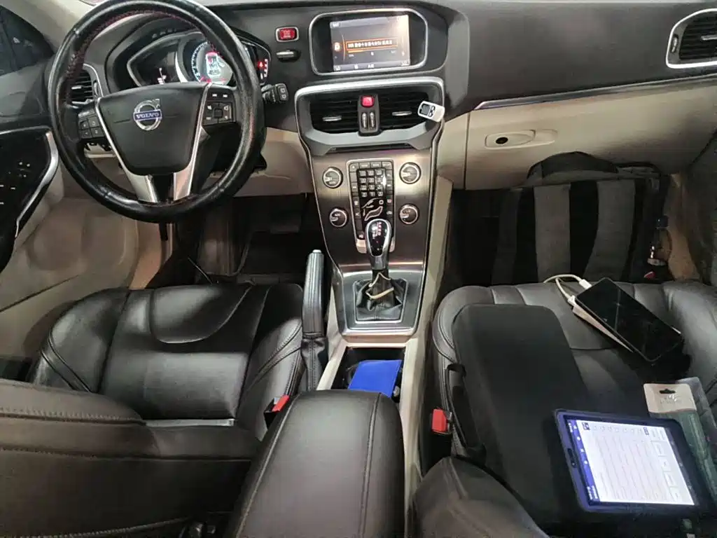 Volvo V40 2014 2014 2.0T Zhiya Edition