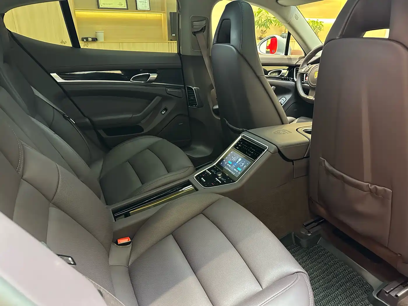 Porsche Panamera 2014 Panamera Executive 3.0T фото 25