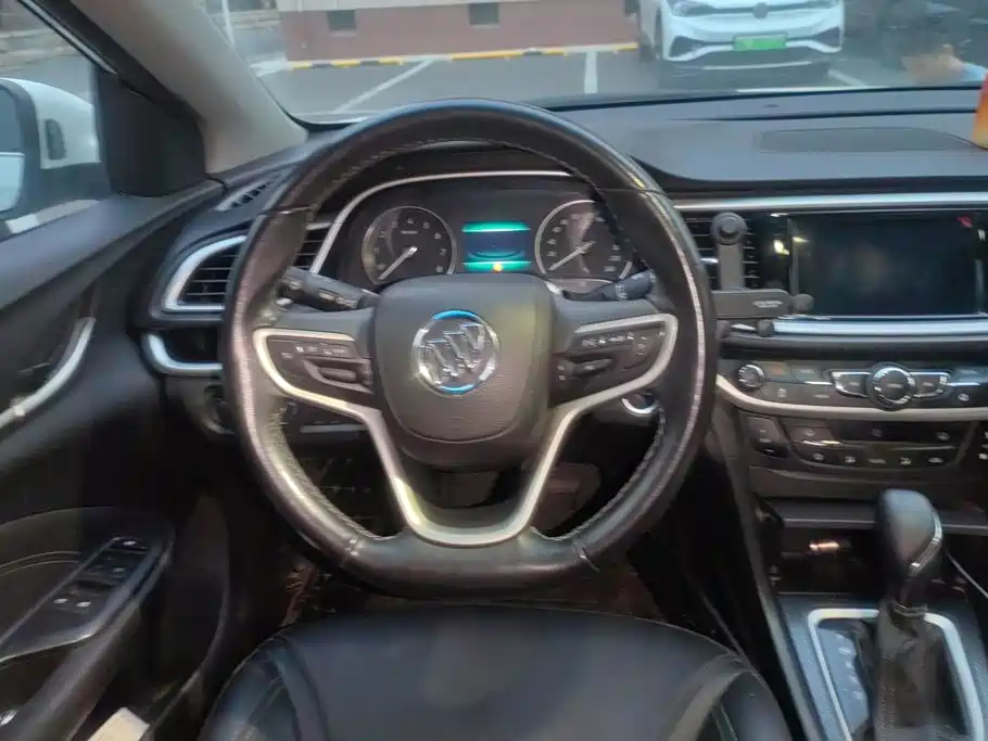 Фото 15 - Buick Excelle
