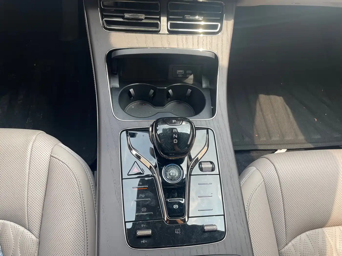 BYD Han 2025 2025 DM-i Smart Driving Edition 125KM LiDAR Flagship