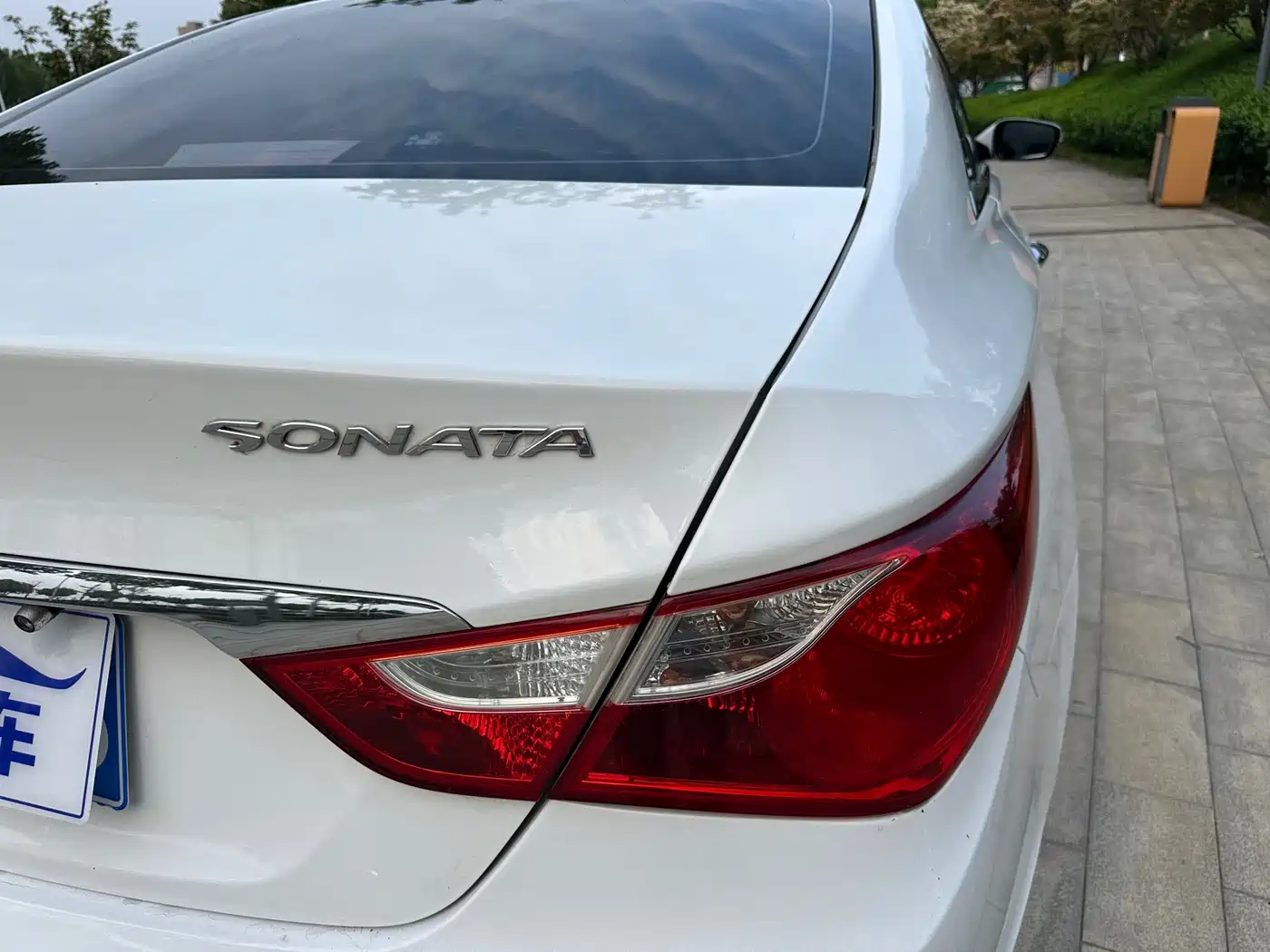 Hyundai Sonata 2011 2.0L Auto Leading Edition фото 13
