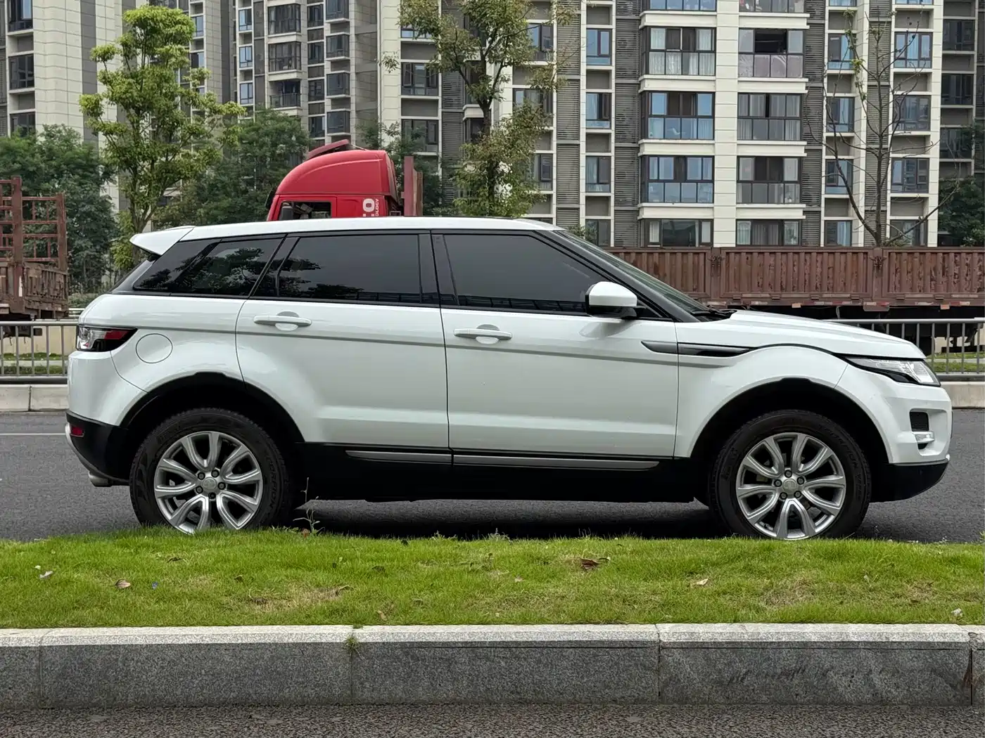 Фото 19 - Land Rover Range Rover Evoque